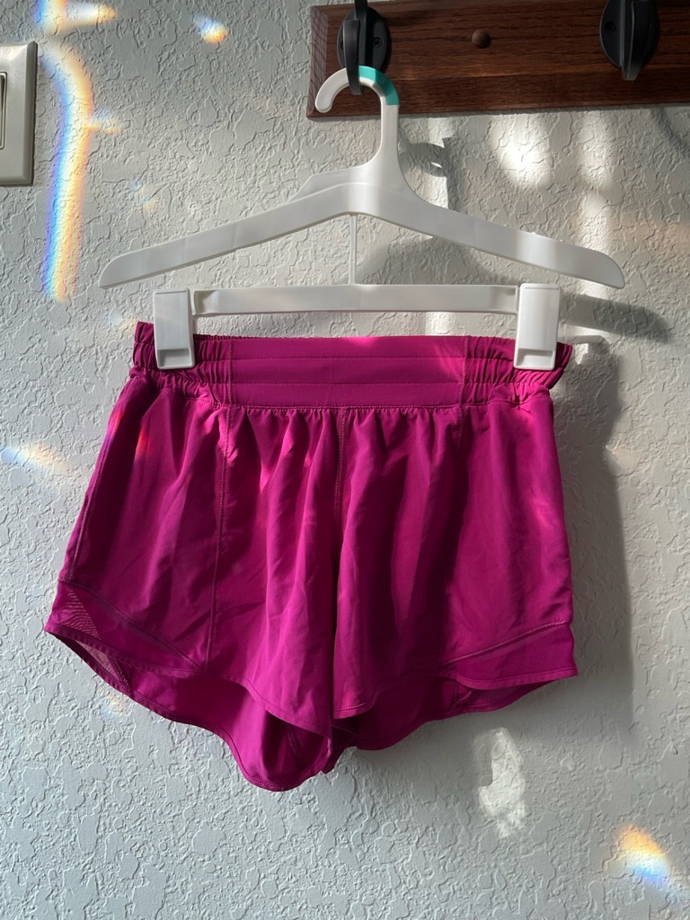 Lululemon ripen raspberry hottie hot shorts